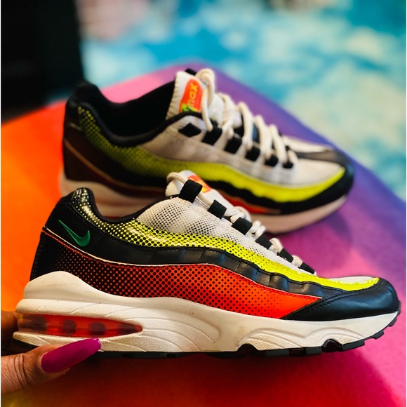 Nike Air Max Size 5.5 - Picture 5 of 10